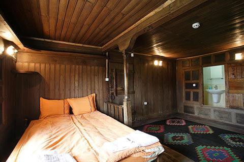The House With The Vine Guest House Жеравна Экстерьер фото