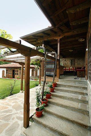 The House With The Vine Guest House Жеравна Экстерьер фото