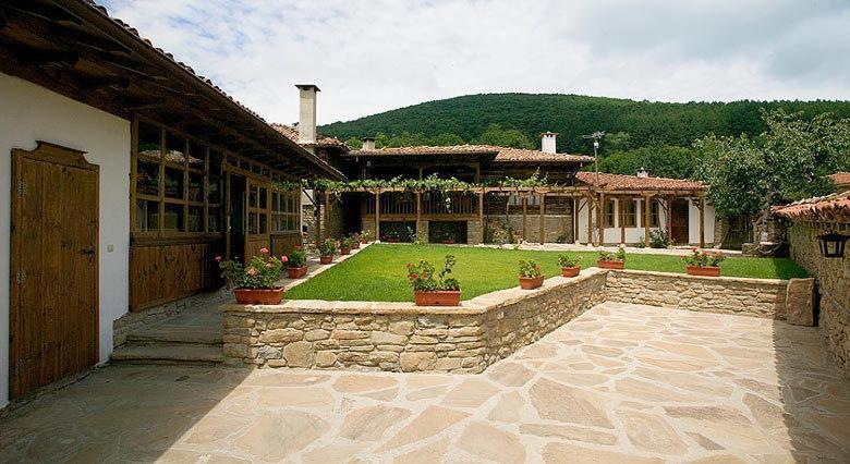 The House With The Vine Guest House Жеравна Экстерьер фото